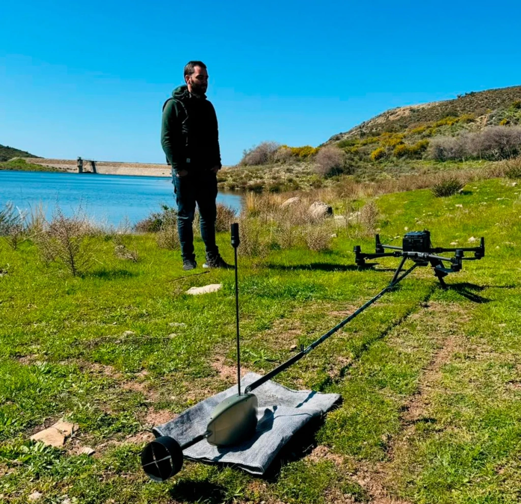 Pre-flight preparation of the DJI Matrice 300 RTK with the TOPODRONE AQUAMAPPER NEXTGEN
