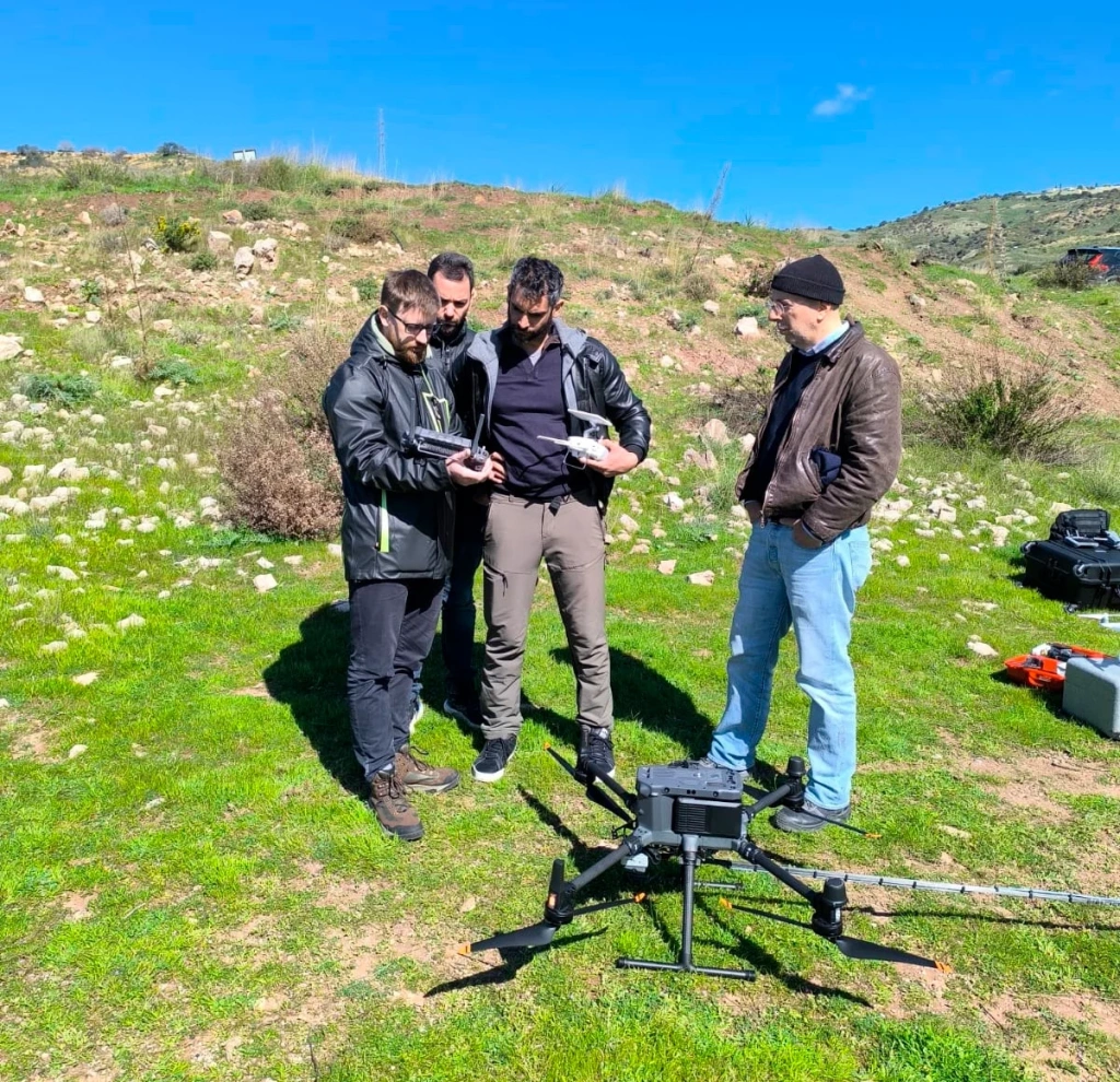 Pre-flight preparation of the DJI Matrice 300 RTK with the TOPODRONE AQUAMAPPER NEXTGEN